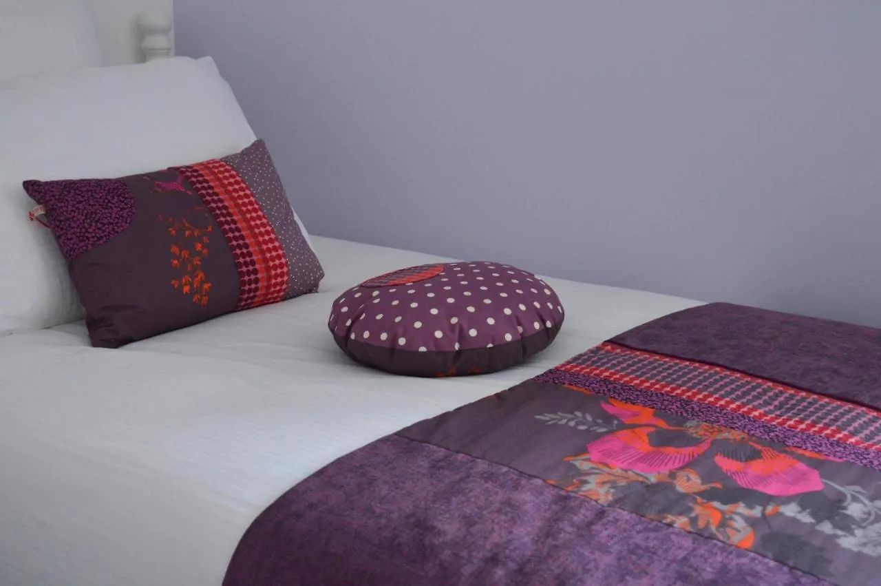 Mont Voyageur Bed & Breakfast Sains 3*,